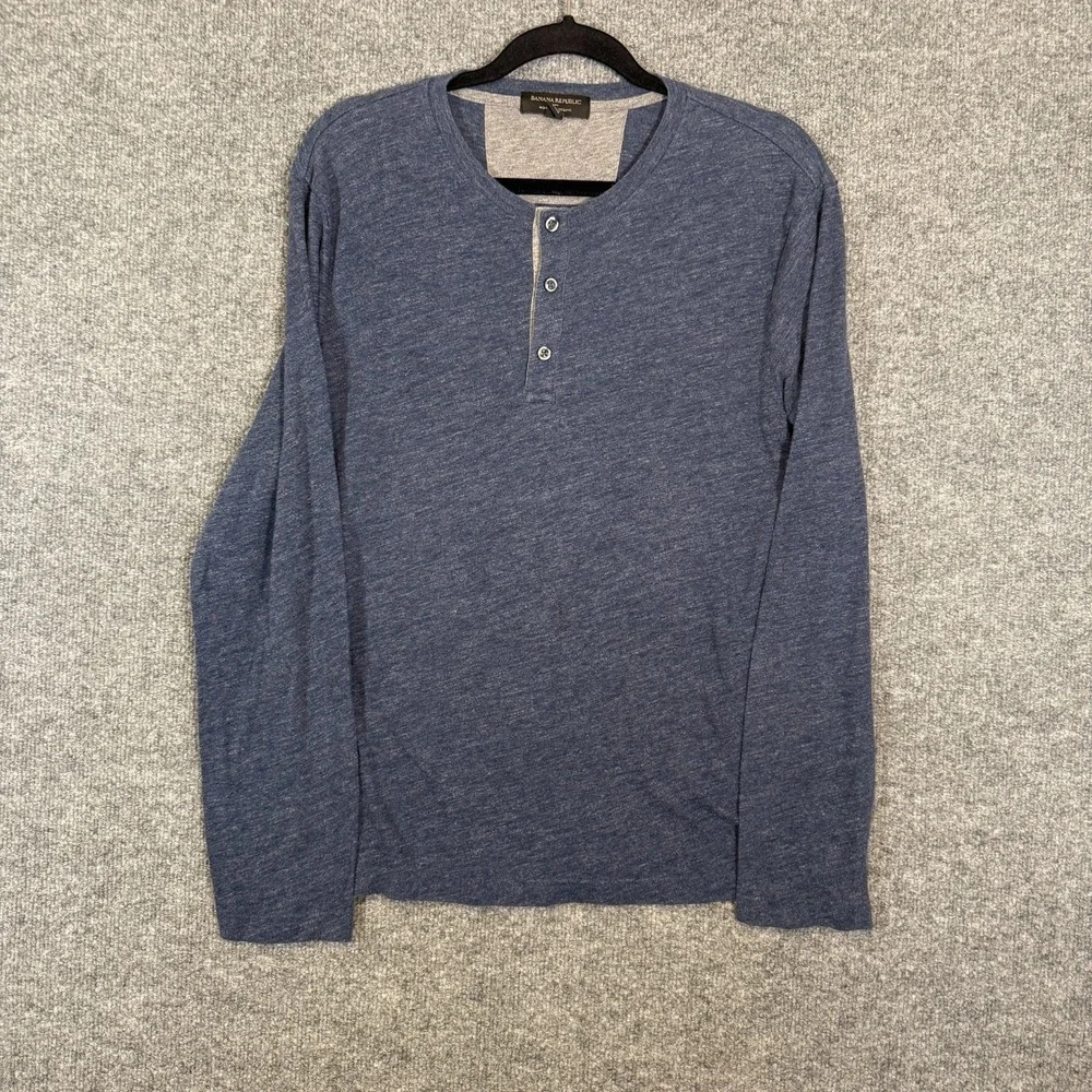 Banana Republic Shirt Mens Medium Blue Long Sleeve‎ Henley Moisture Wicking